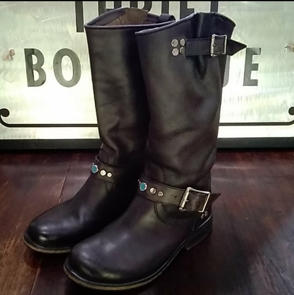 Steve Madden black leather boots, size 6